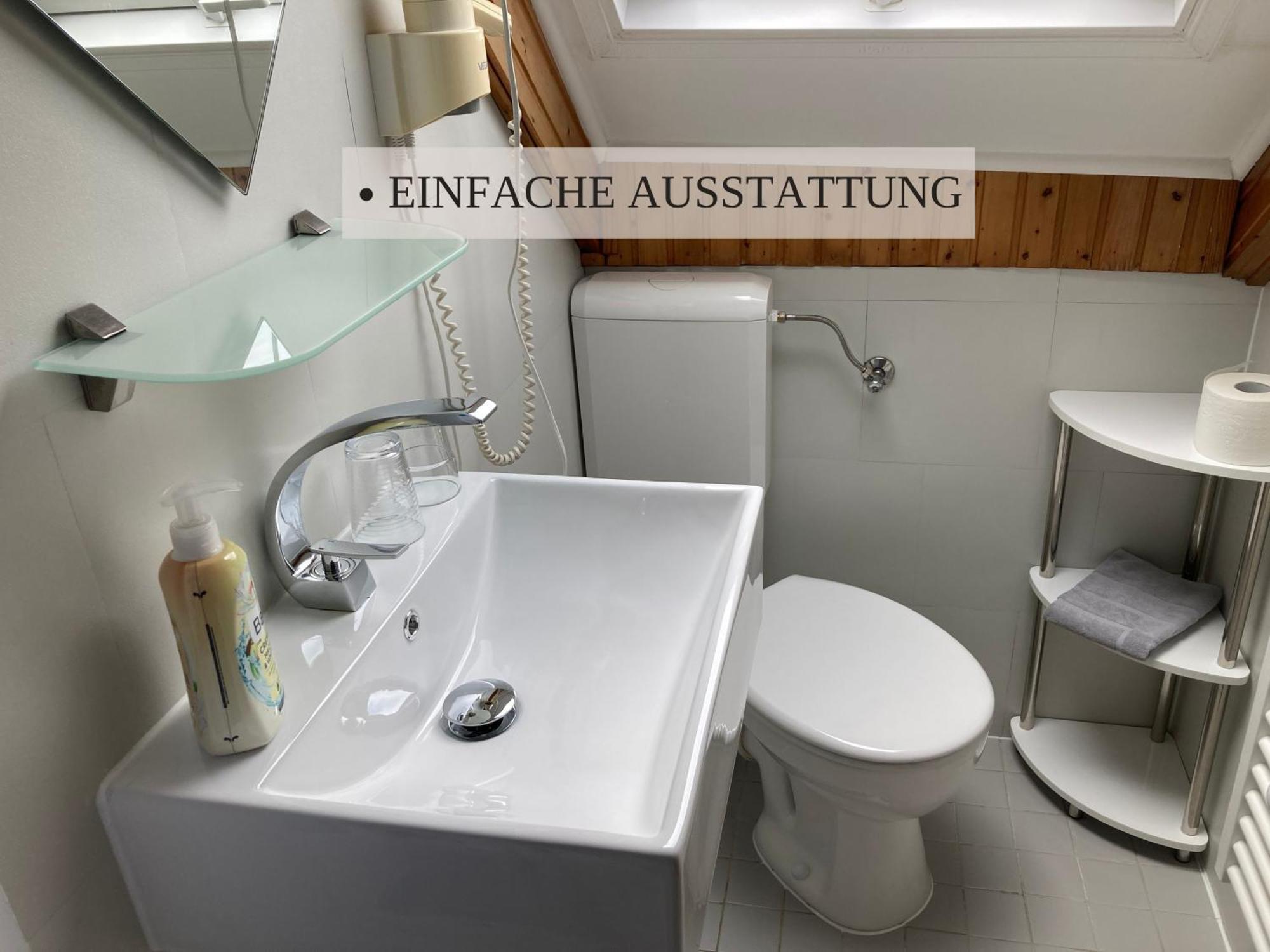 Haus Krabbe Zimmer Ohne Kueche, Fuer 1-2 Personen, Doppelbett, Zentral Gelegen Zwischen Cuxhaven Und Bremerhaven, Hunde Kostenfrei Willkommen, Kostenfreier Parkplatz เวรเมิน ภายนอก รูปภาพ